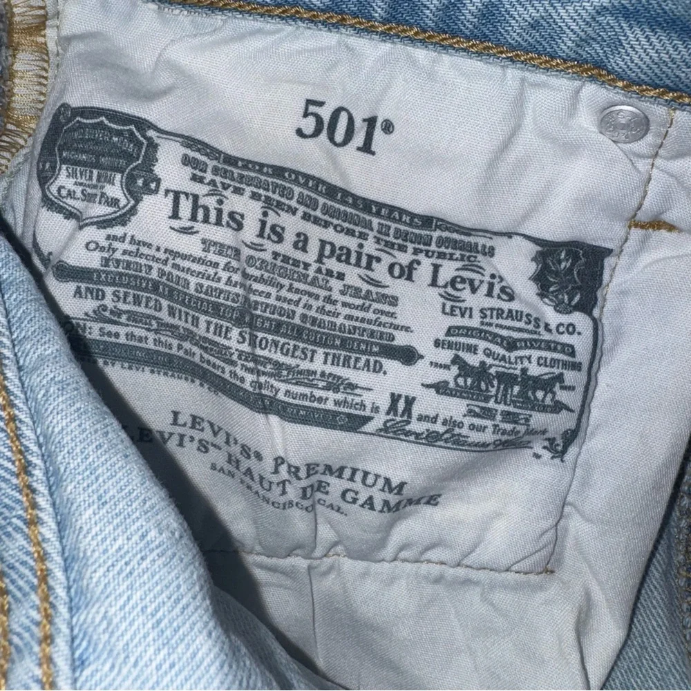 Levi’s Premium 501 Original Fit High Rise Womens Light Wash Denim Shorts Size 26 - Picture 12 of 15